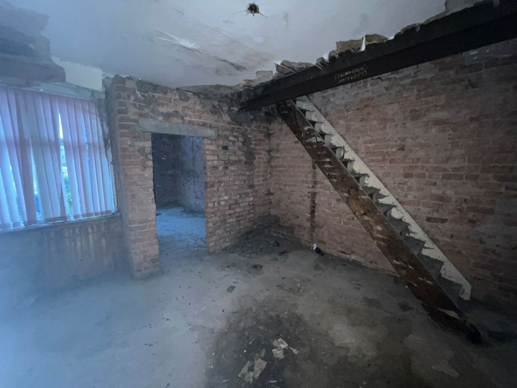 3 bedroom mid terraced house in Crewe