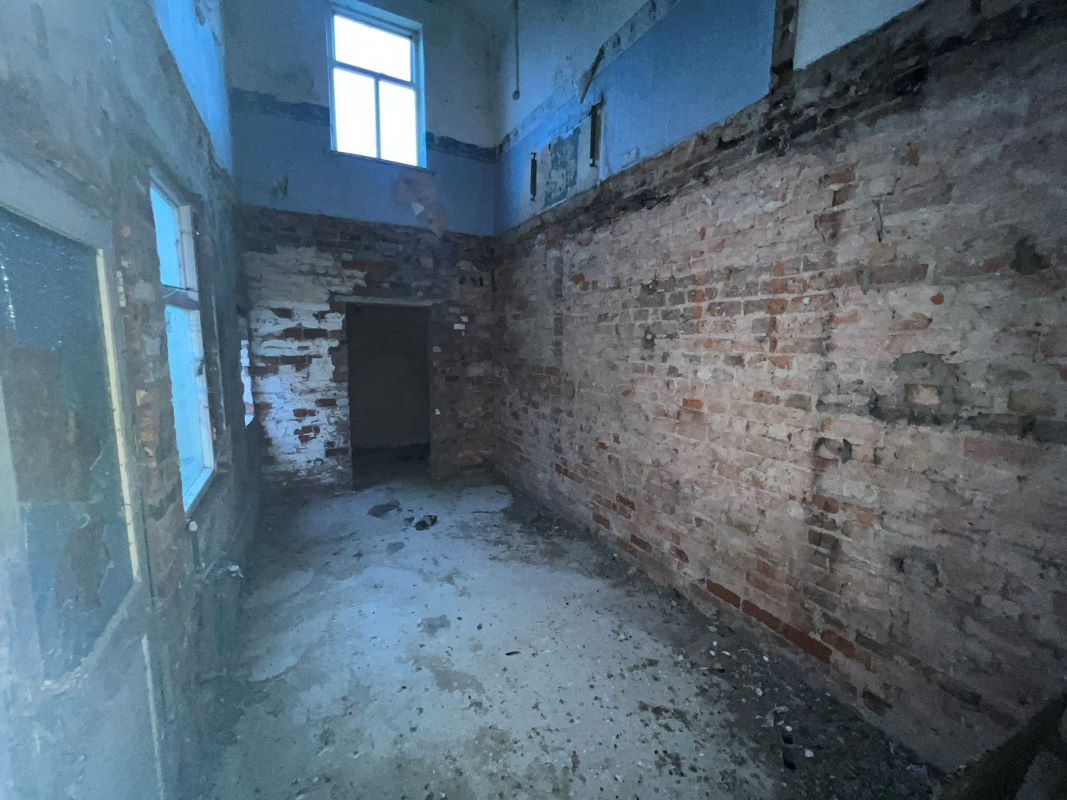 3 bedroom mid terraced house in Crewe