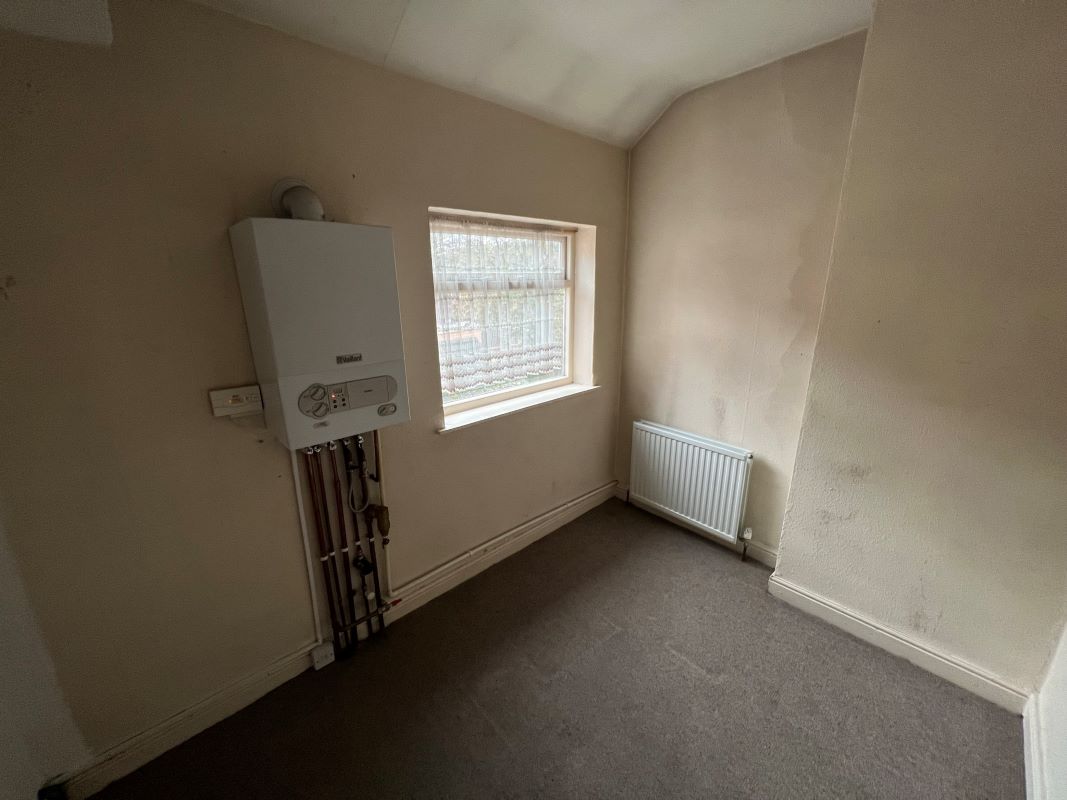 3 bedroom mid terraced house in Handsworth
