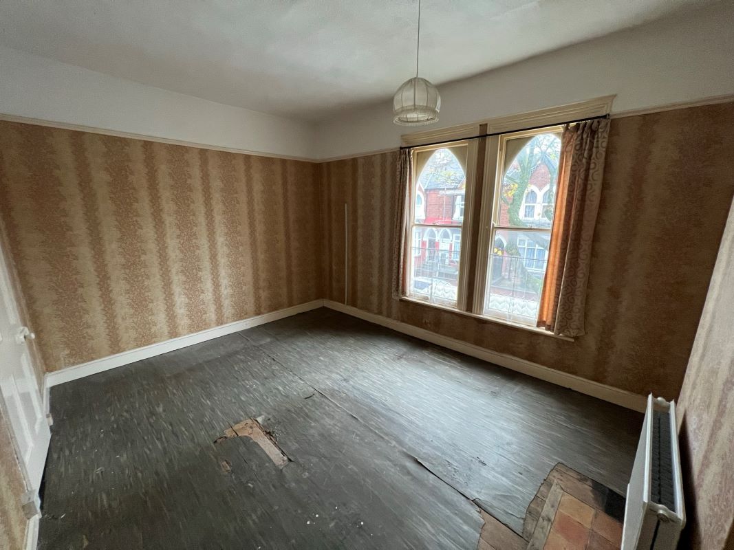 3 bedroom mid terraced house in Handsworth