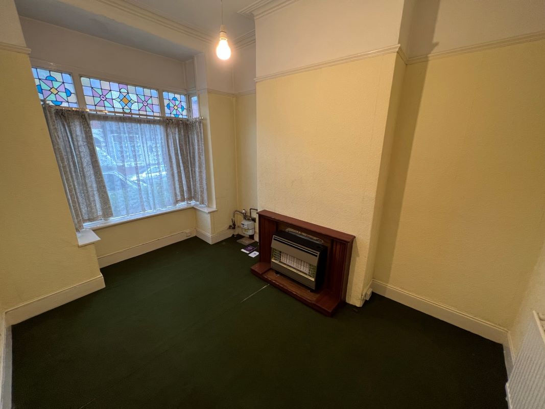 3 bedroom mid terraced house in Handsworth