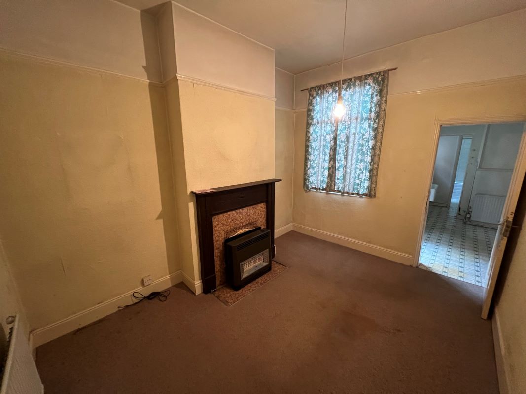 3 bedroom mid terraced house in Handsworth