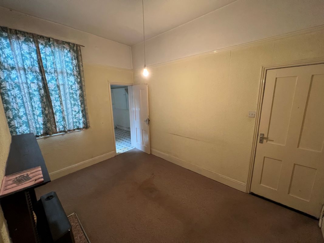 3 bedroom mid terraced house in Handsworth