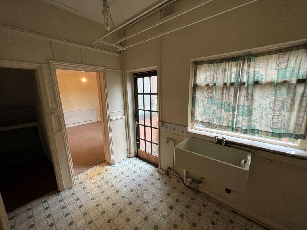 3 bedroom mid terraced house in Handsworth
