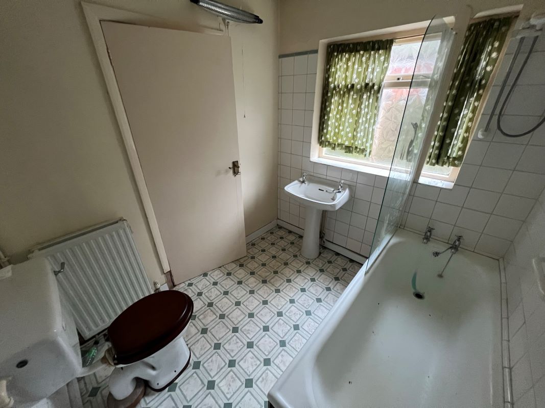 3 bedroom mid terraced house in Handsworth