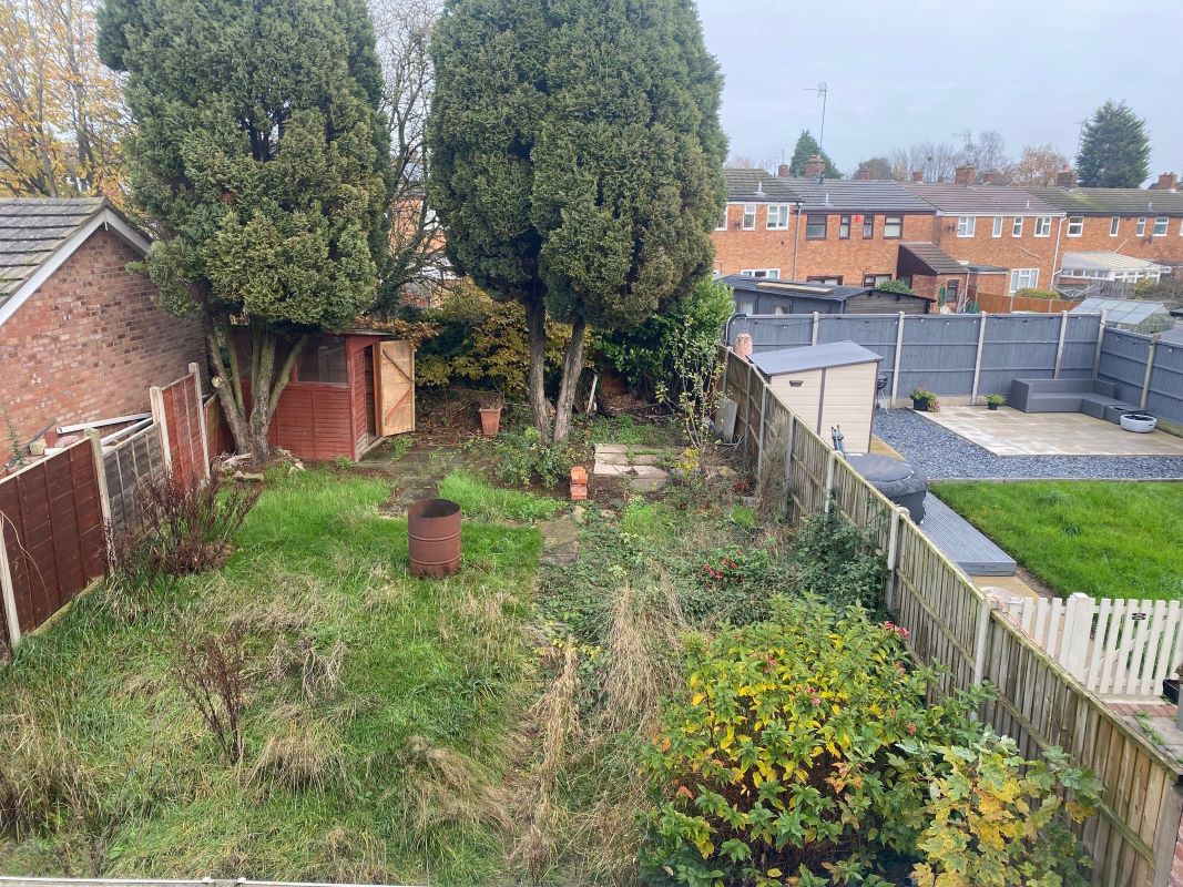 2 bedroom mid terraced house in Nuneaton
