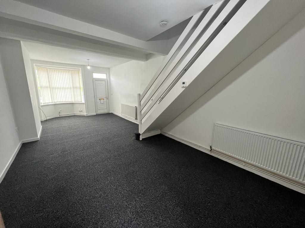 3 bedroom mid terraced property in Wolverhampton