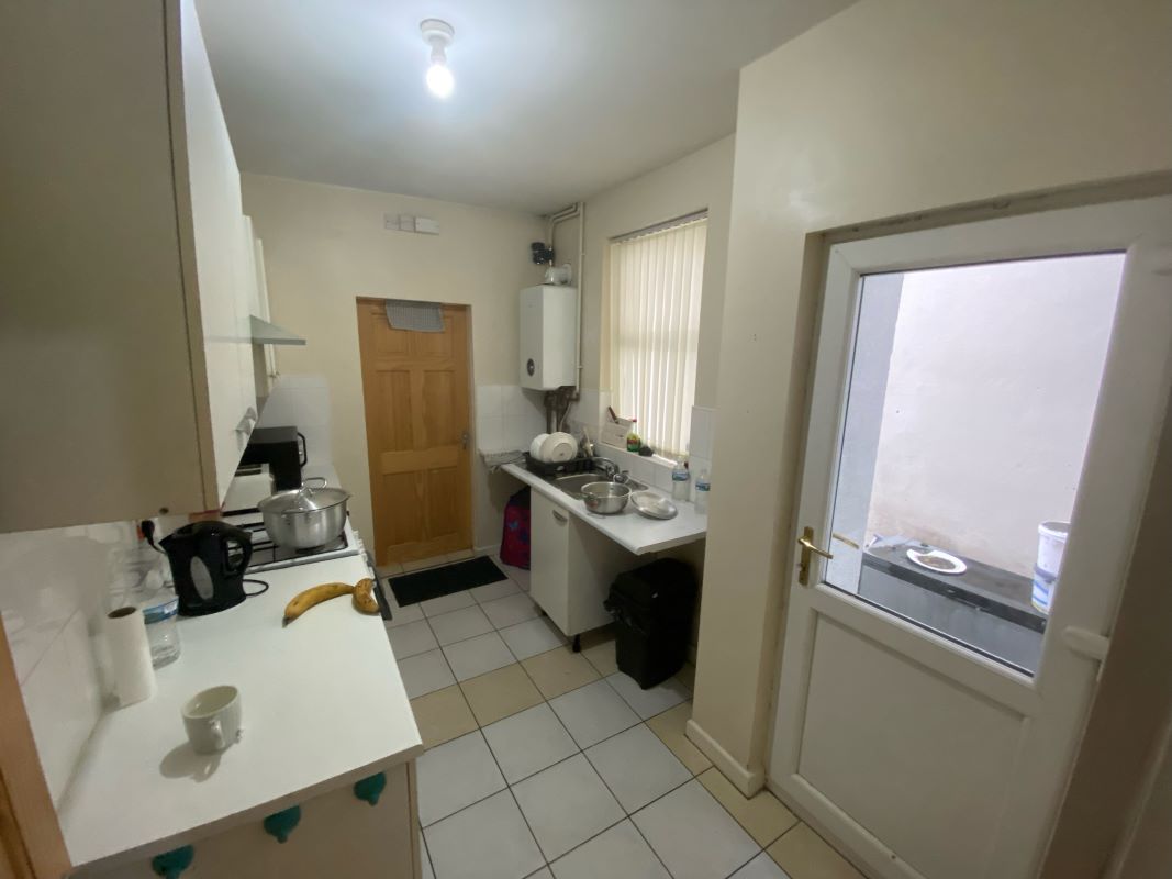 3 bedroom mid terraced property in Wolverhampton
