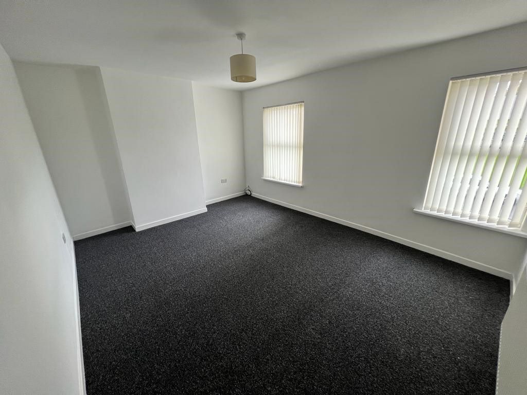 3 bedroom mid terraced property in Wolverhampton