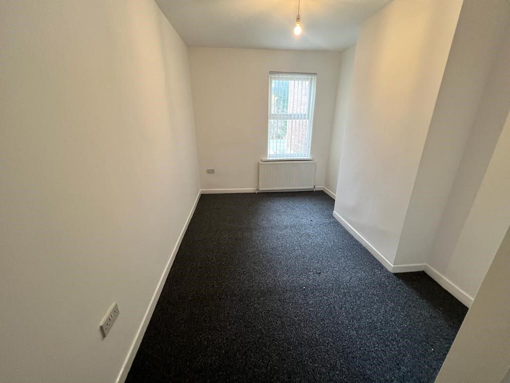 3 bedroom mid terraced property in Wolverhampton
