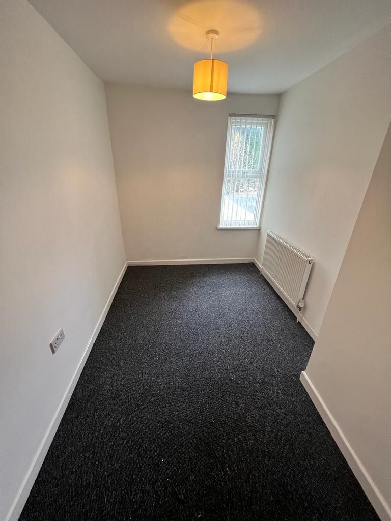 3 bedroom mid terraced property in Wolverhampton