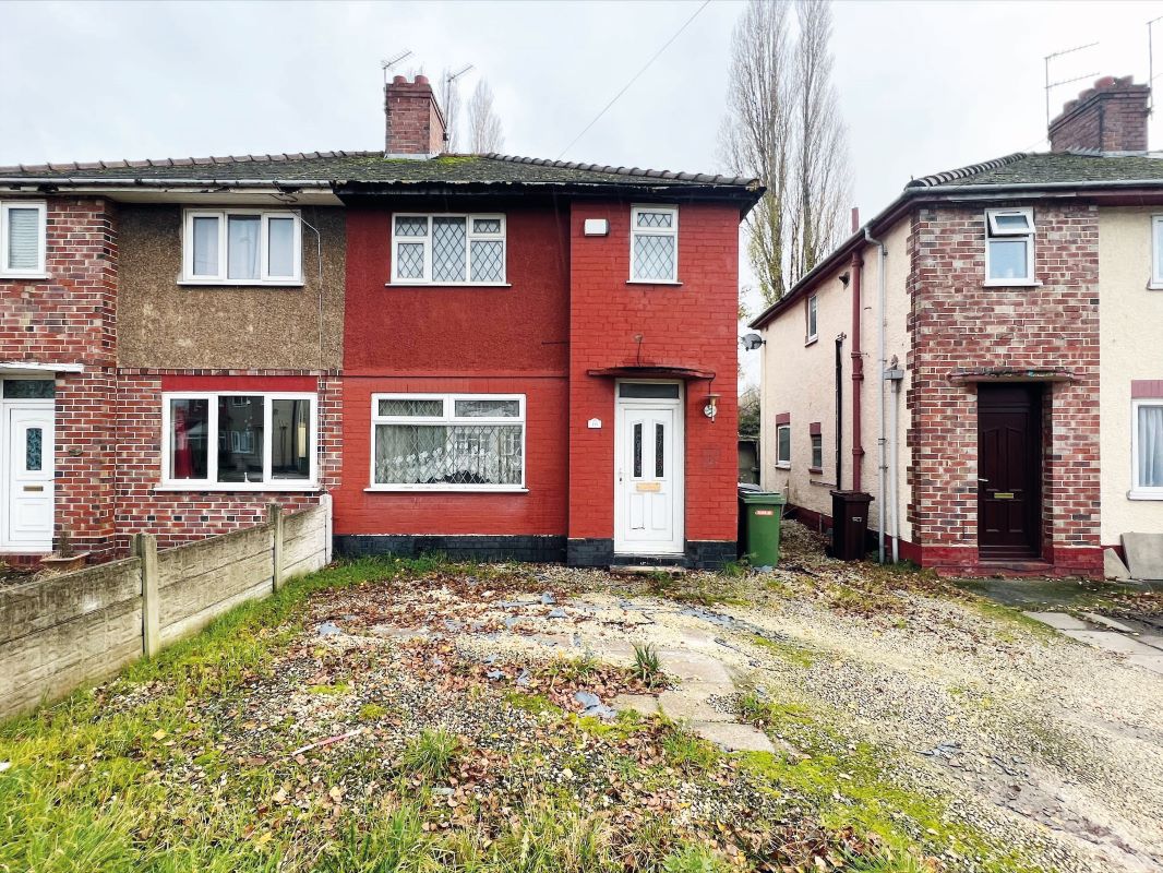 3 bedroom semi detached house in Wolverhampton