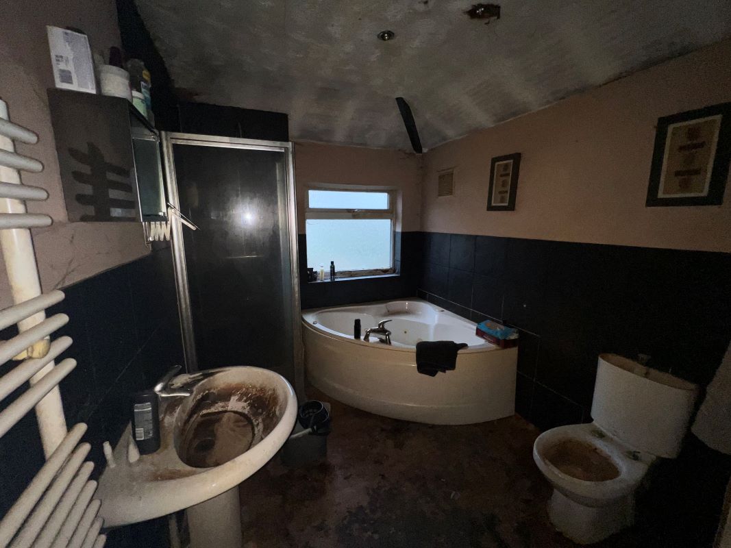 3 bedroom semi detached house in Wolverhampton