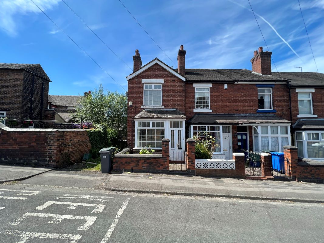 2 bedroom end terraced house in Stoke on Trent