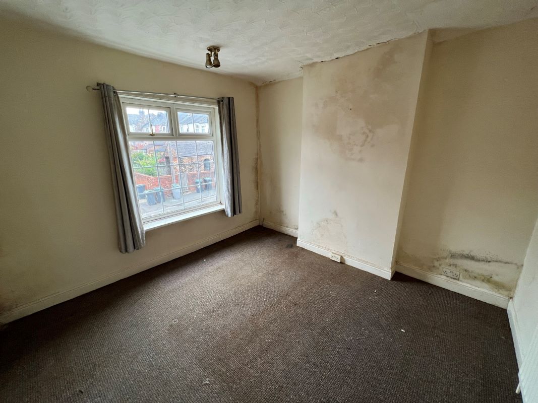 2 bedroom end terraced house in Stoke on Trent