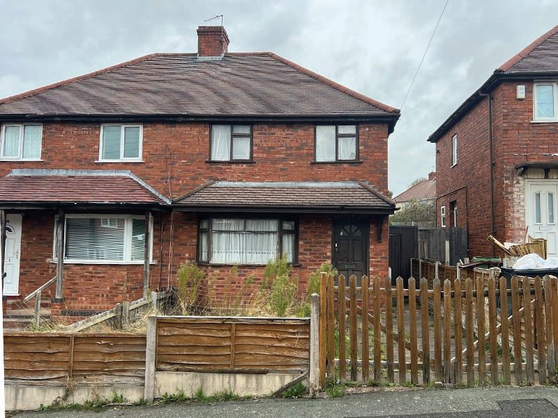 3 bedroom semi detached house in Wolverhampton