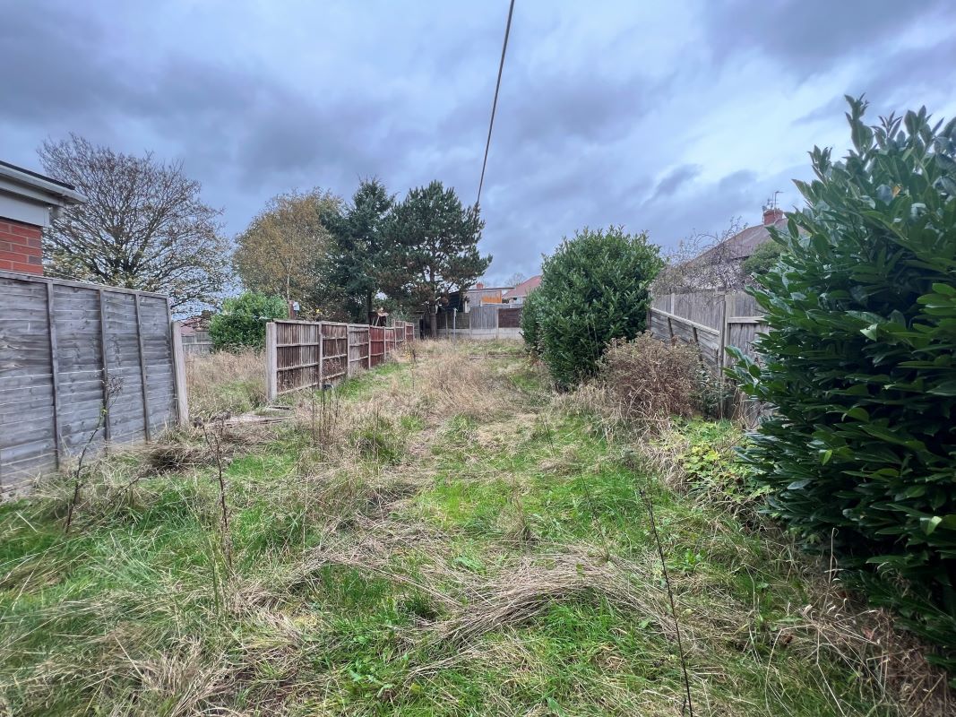 3 bedroom semi detached house in Wolverhampton