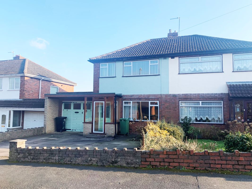 3 bedroom semi detached house in Wolverhampton