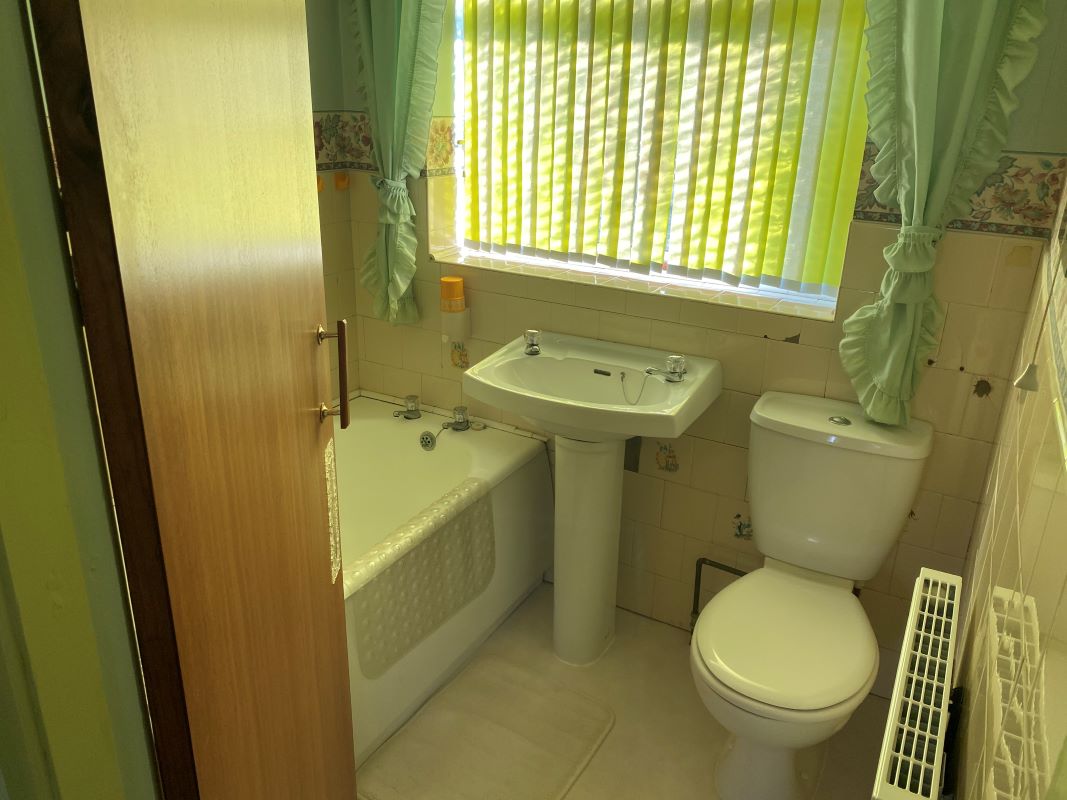 3 bedroom semi detached house in Wolverhampton