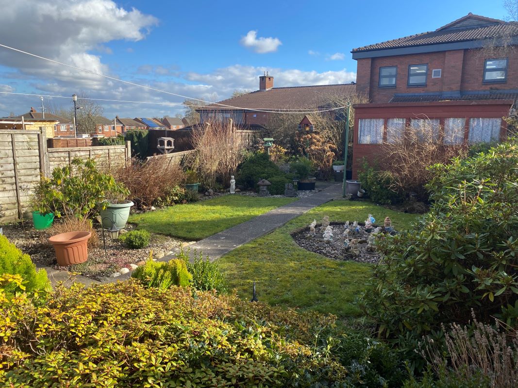 3 bedroom semi detached house in Wolverhampton