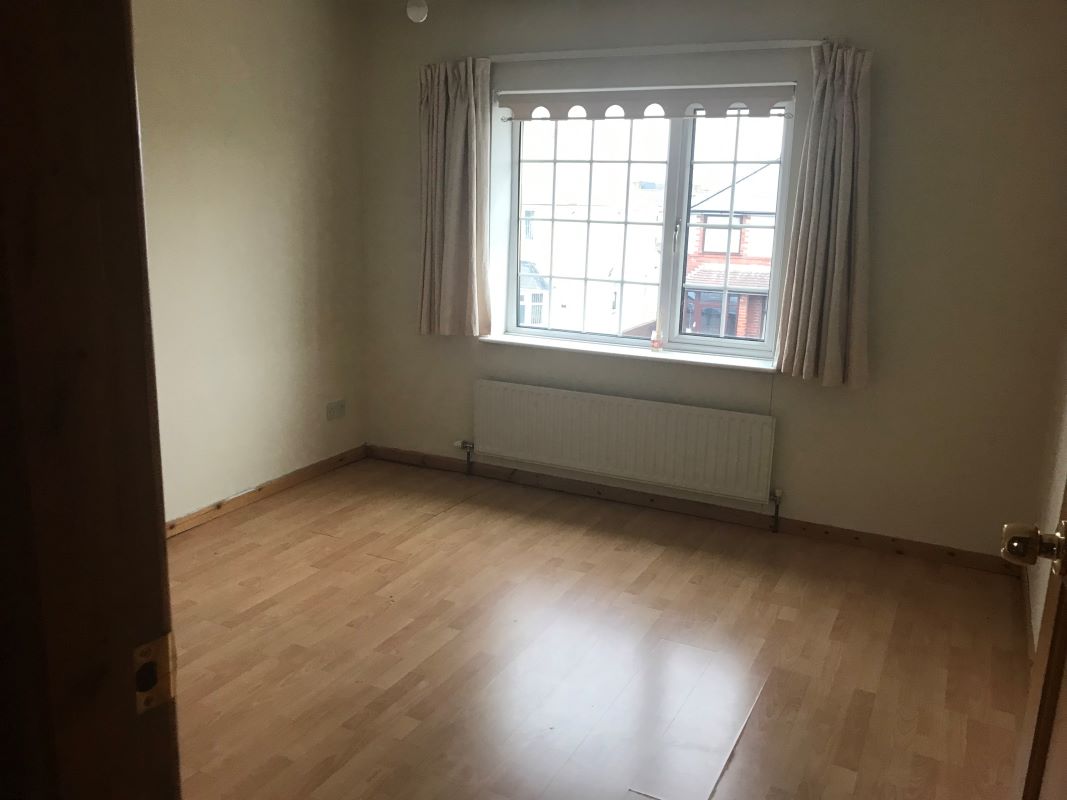 3 bedroom detached property in Dudley Wood