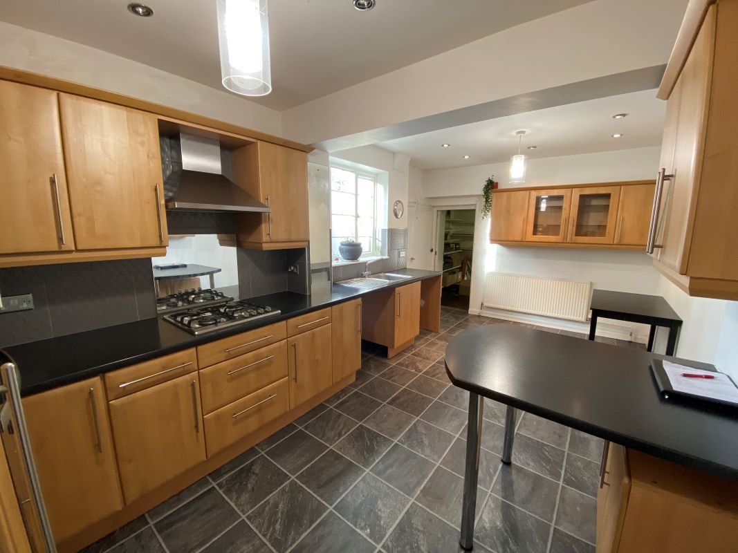 3 bedroom detached property in Dudley Wood