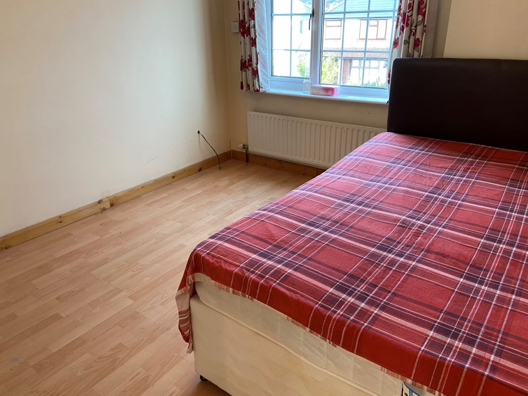 3 bedroom detached property in Dudley Wood