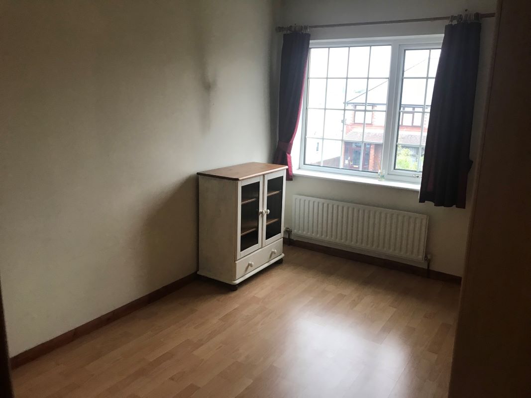3 bedroom detached property in Dudley Wood