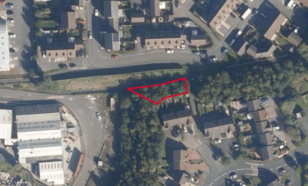 Freehold plot of land in Dudley