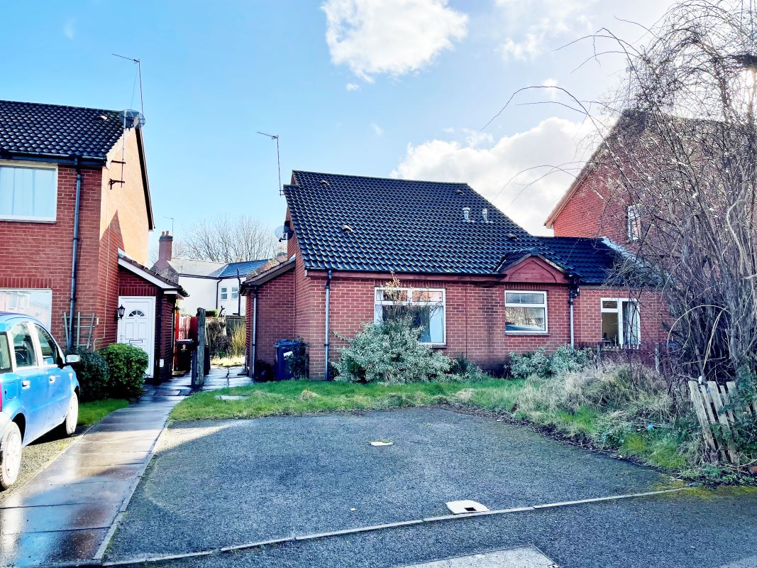 1 bedroom end terraced bungalow in Edgbaston