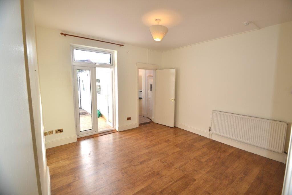 3 bedroom mid terraced house in Harborne