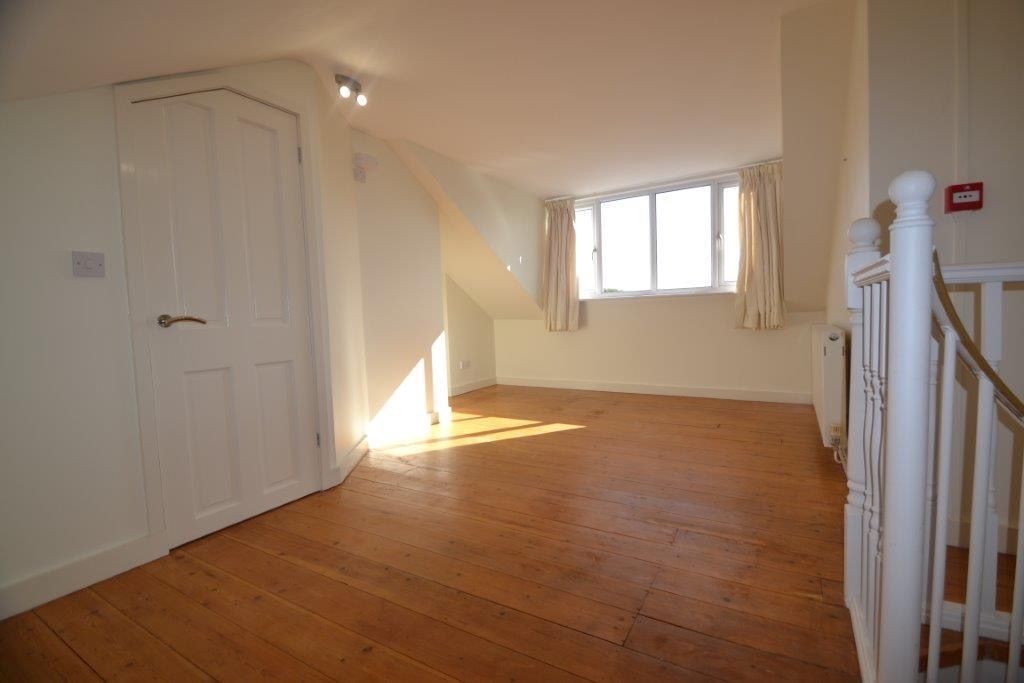 3 bedroom mid terraced house in Harborne