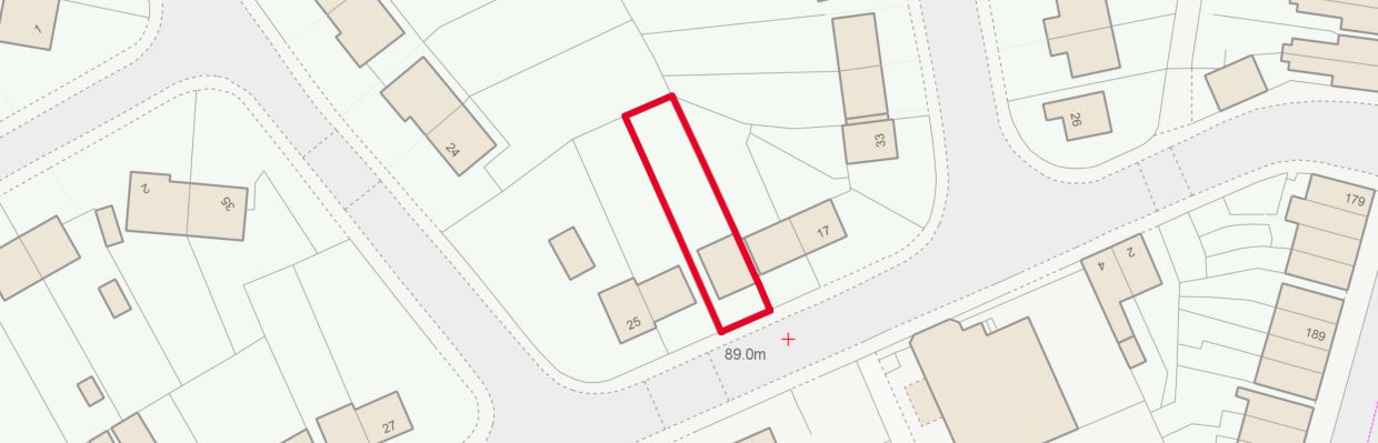 3 bedroom mid terraced house in Chesterfield