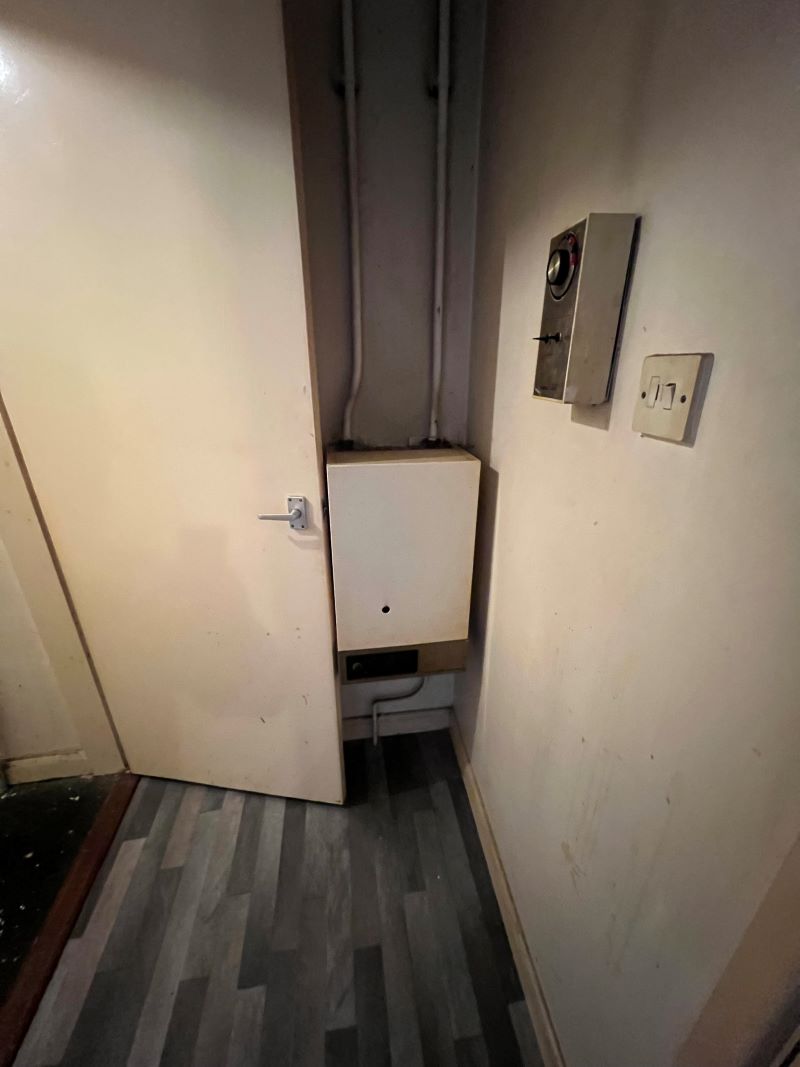 3 bedroom mid terraced house in Chesterfield