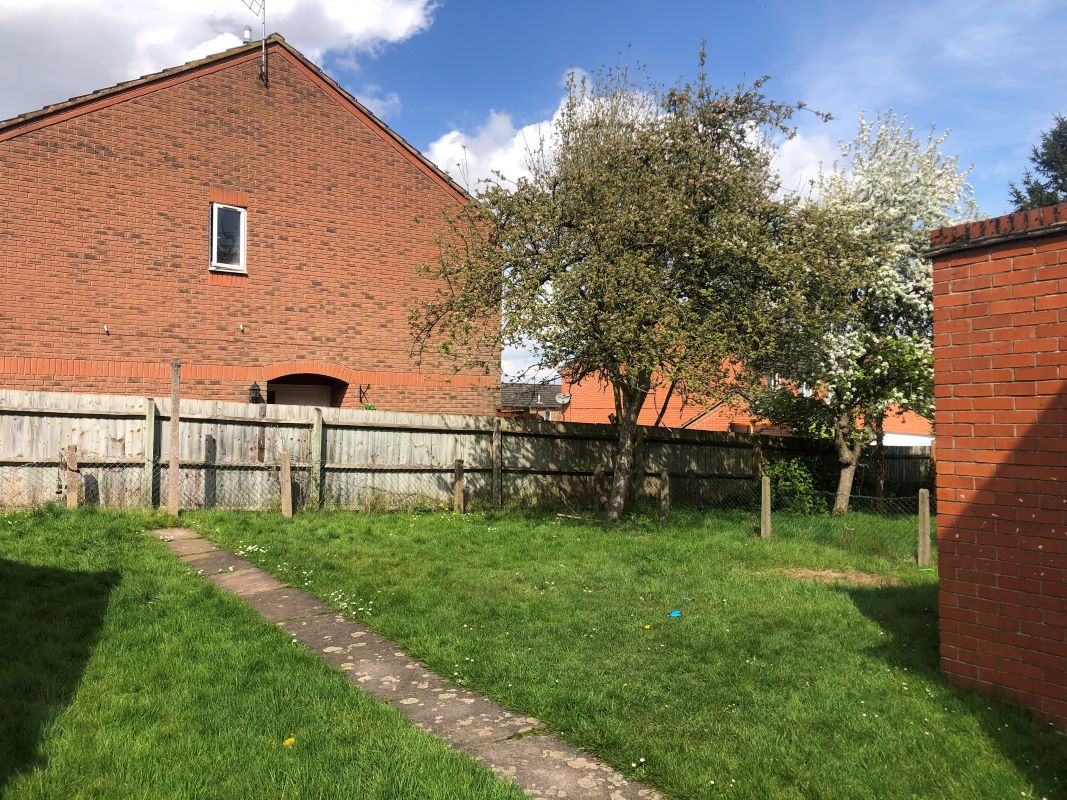 3 bedroom semi detached house in Stafford