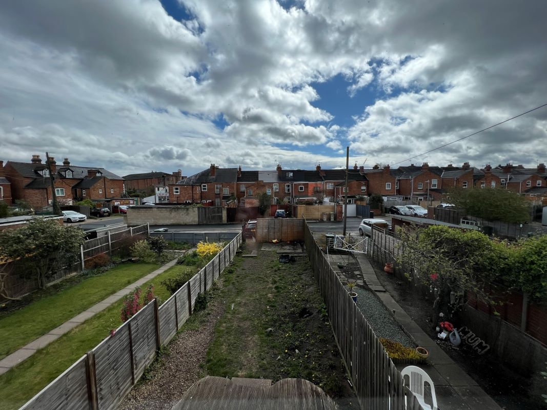 2 bedroom semi detached house in Worcester