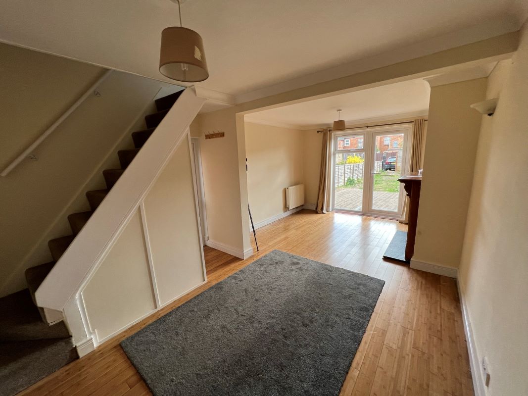 2 bedroom semi detached house in Worcester