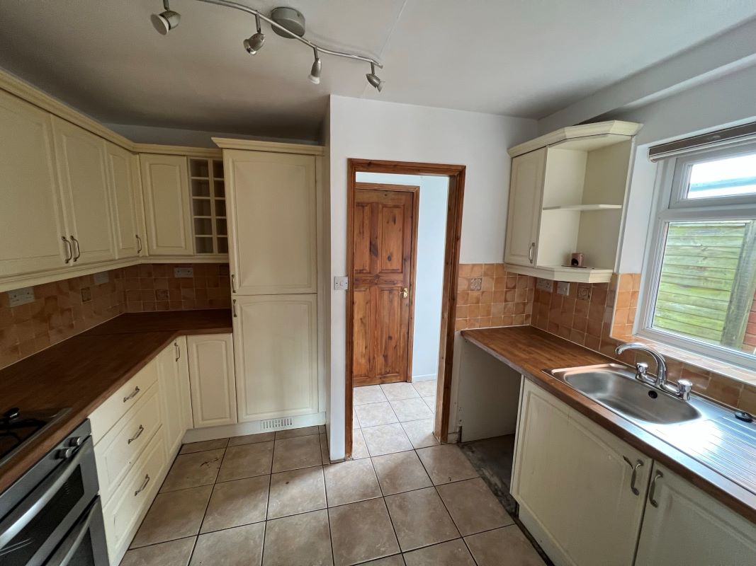2 bedroom semi detached house in Worcester