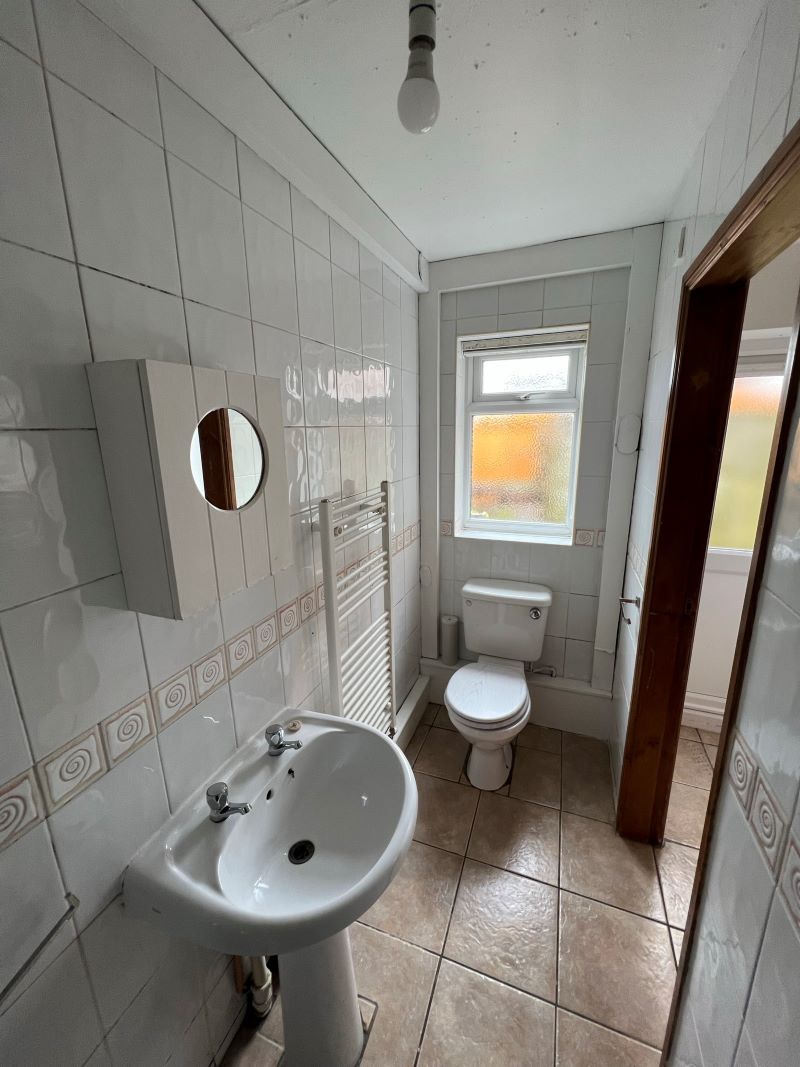 2 bedroom semi detached house in Worcester