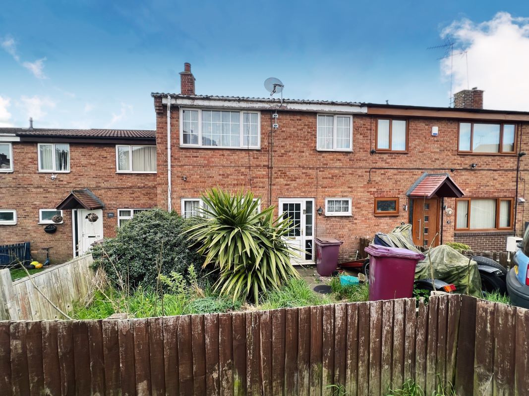 3 bedroom terraced house in Creswell, Worksop, Notts.
