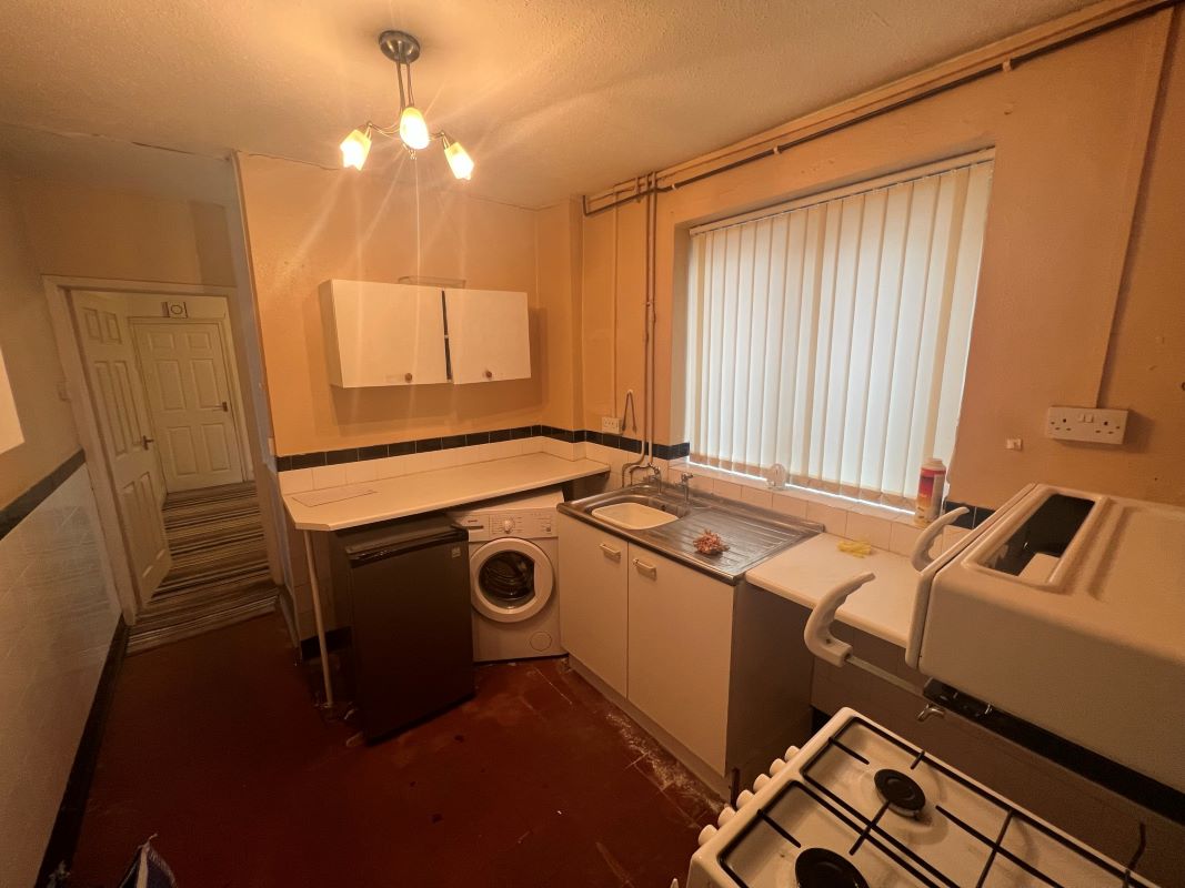3 bedroom mid terraced house in Stafford.