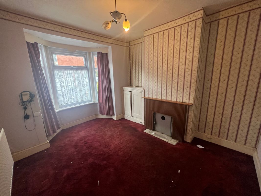 3 bedroom mid terraced house in Stafford.