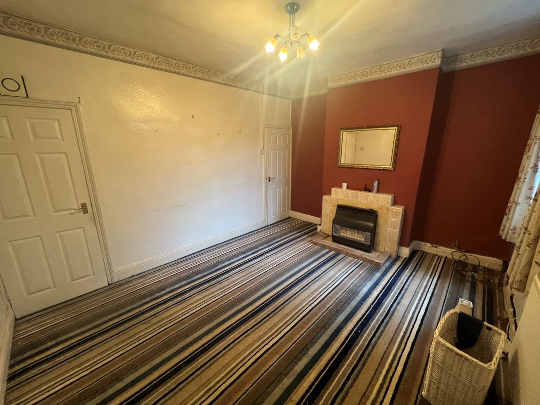 3 bedroom mid terraced house in Stafford.