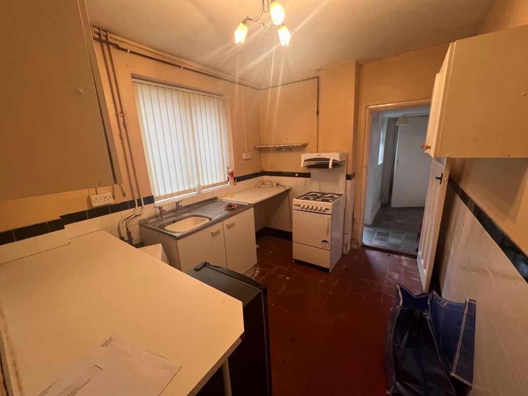 3 bedroom mid terraced house in Stafford.