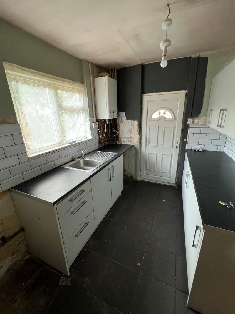 2 bedroom semi detached house in Rhodesia, Worksop, Notts.