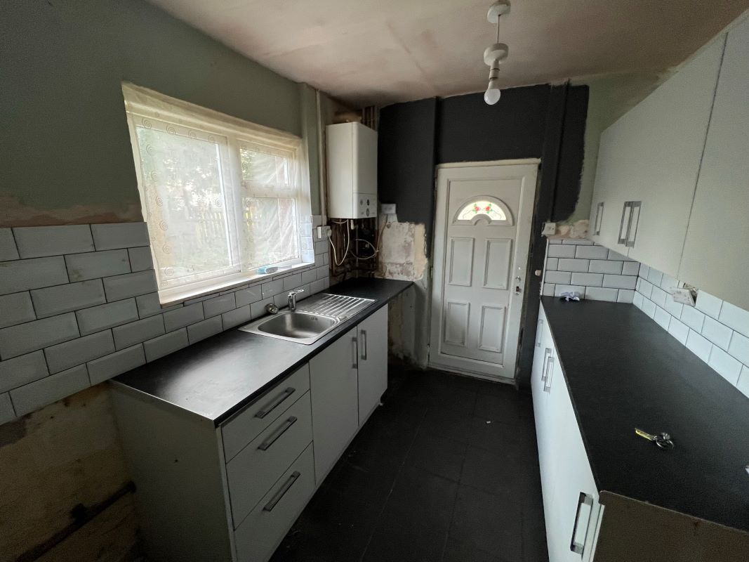 2 bedroom semi detached house in Rhodesia, Worksop, Notts.