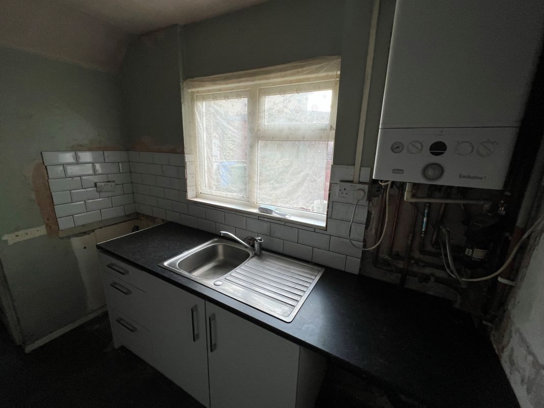 2 bedroom semi detached house in Rhodesia, Worksop, Notts.