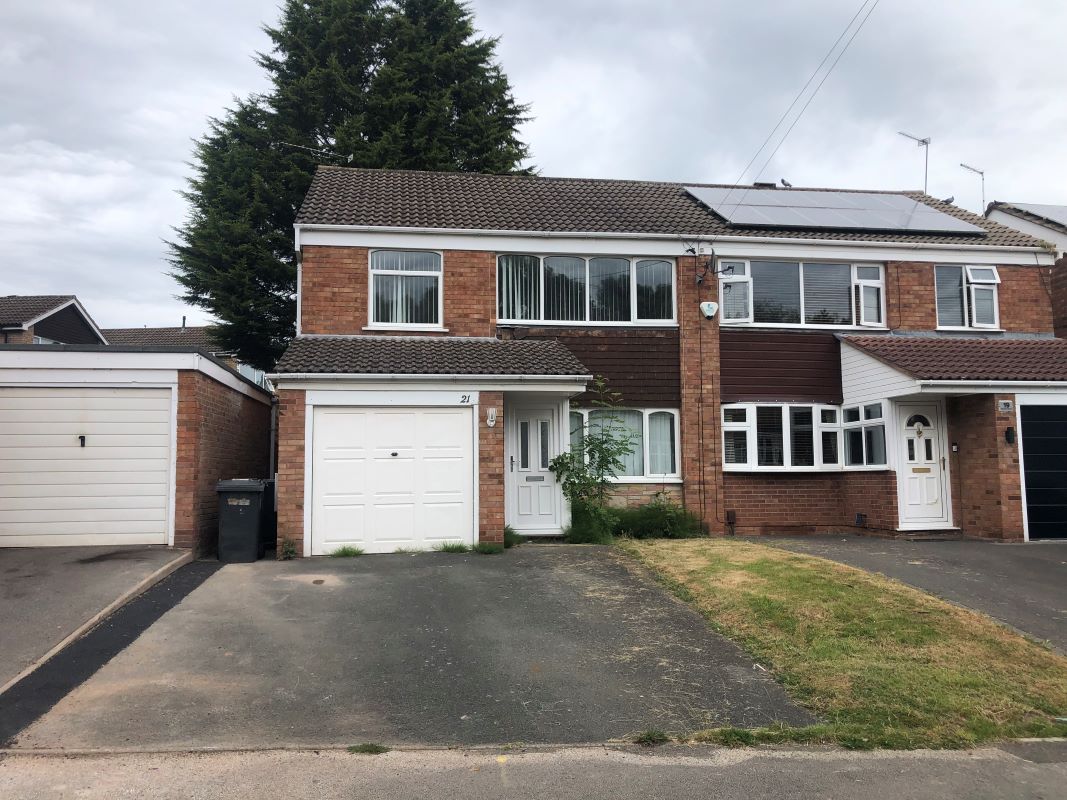 3 bedroom semi detached house in Nuneaton