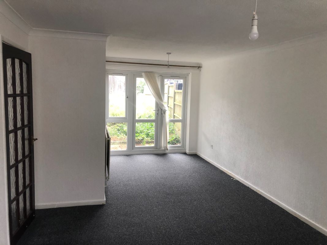 3 bedroom semi detached house in Nuneaton