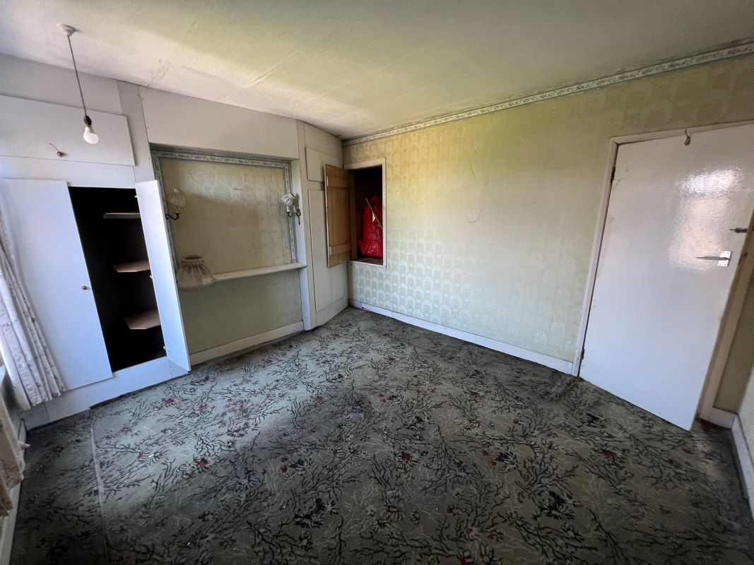 2 bedroom mid terraced house in Heanor, Derbys.